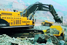 Экскаваторы Volvo EC700B, оснащенные насосными приводами TwinDisc в составе гидростатической трансмиссии